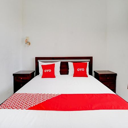 Oyo Life 93083 Nova Jaya 3 Homestay Syariah Lamongan Εξωτερικό φωτογραφία