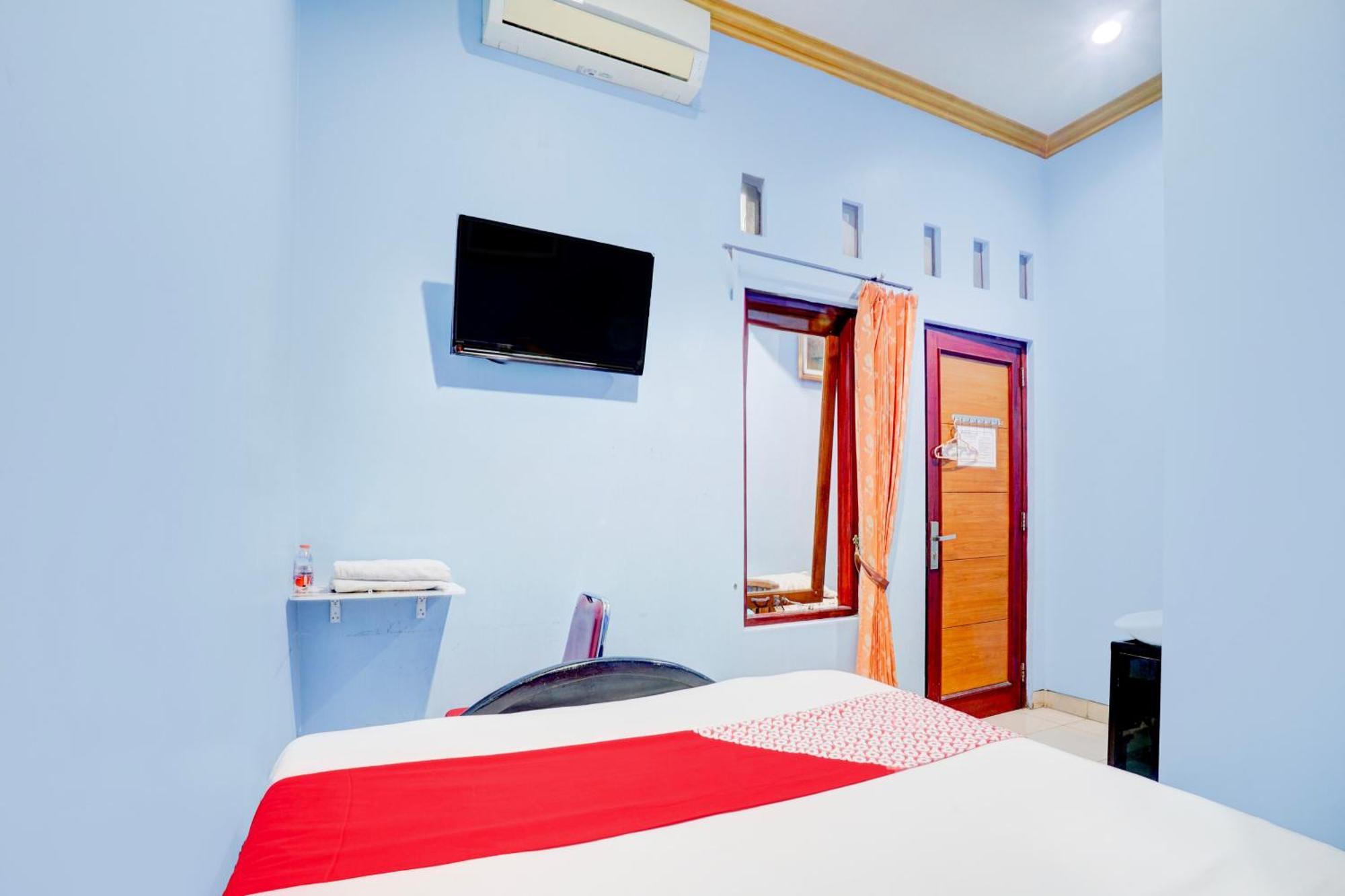 Oyo Life 93083 Nova Jaya 3 Homestay Syariah Lamongan Εξωτερικό φωτογραφία