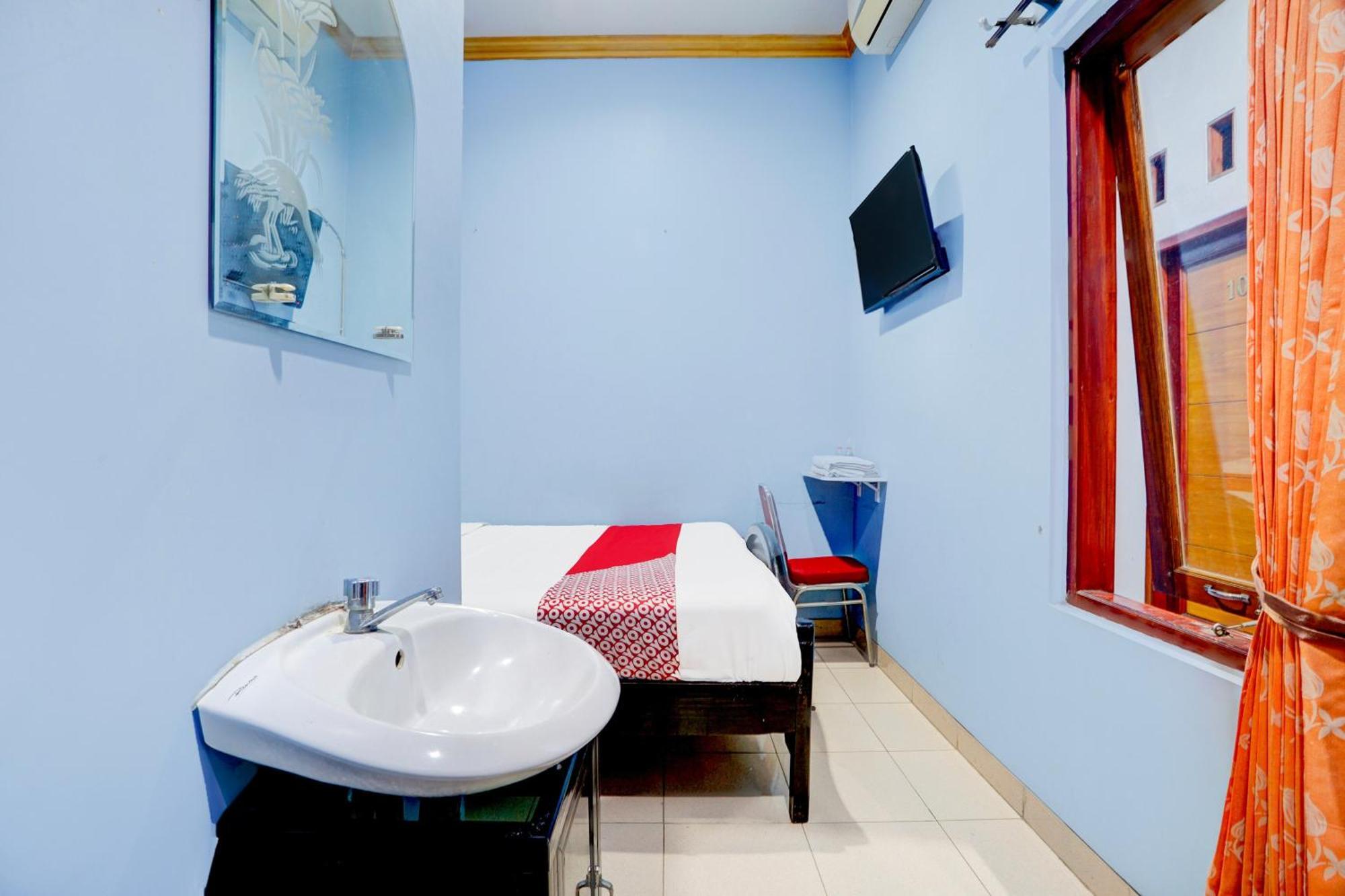 Oyo Life 93083 Nova Jaya 3 Homestay Syariah Lamongan Εξωτερικό φωτογραφία