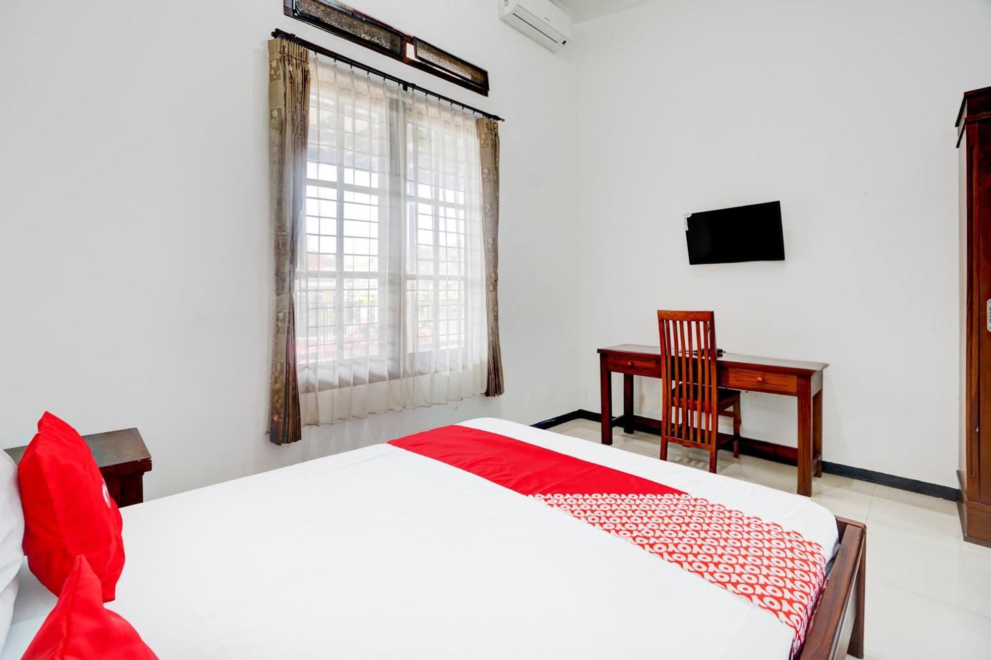 Oyo Life 93083 Nova Jaya 3 Homestay Syariah Lamongan Εξωτερικό φωτογραφία