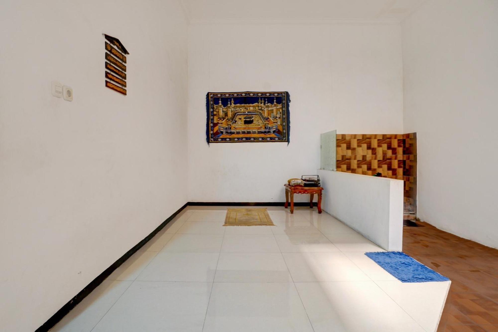 Oyo Life 93083 Nova Jaya 3 Homestay Syariah Lamongan Εξωτερικό φωτογραφία