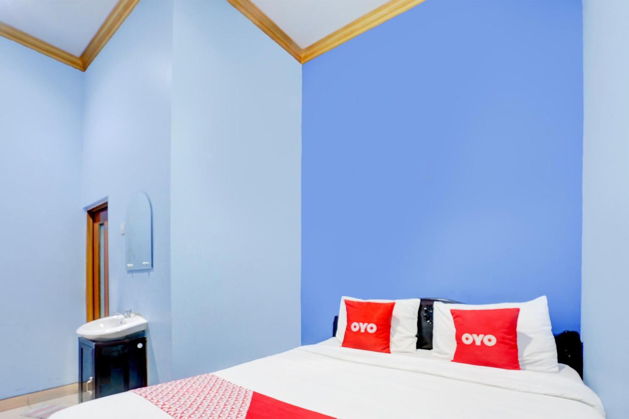 Oyo Life 93083 Nova Jaya 3 Homestay Syariah Lamongan Εξωτερικό φωτογραφία
